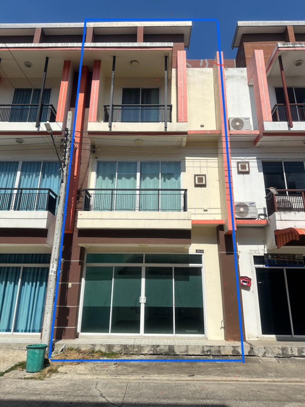 For SaleHome OfficeNawamin, Ramindra : 3-story home office for sale, Krich Town Project, Nimitmai 13, Nimitmai Road, Soi 13-15, Sai Kong Din Subdistrict, Khlong Sam Wa District, Bangkok.