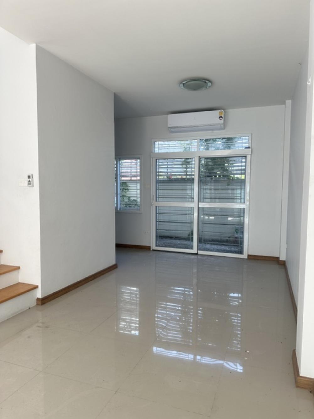 For SaleHome OfficeNawamin, Ramindra : 3-story home office for sale, Krich Town Project, Nimitmai 13, Nimitmai Road, Soi 13-15, Sai Kong Din Subdistrict, Khlong Sam Wa District, Bangkok.