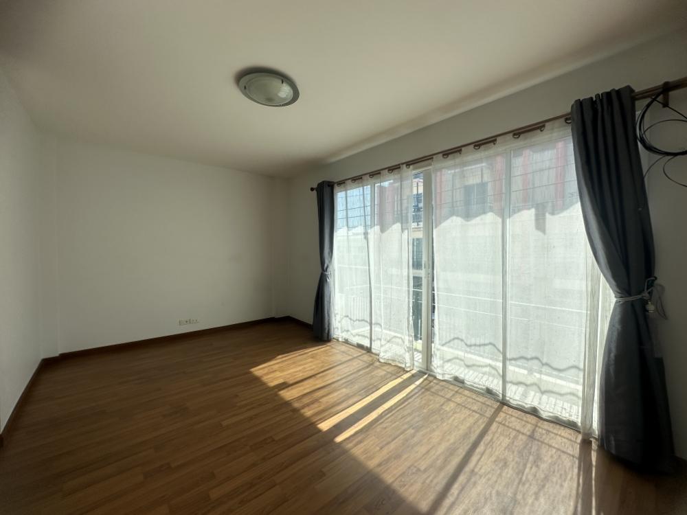 For SaleHome OfficeNawamin, Ramindra : 3-story home office for sale, Krich Town Project, Nimitmai 13, Nimitmai Road, Soi 13-15, Sai Kong Din Subdistrict, Khlong Sam Wa District, Bangkok.