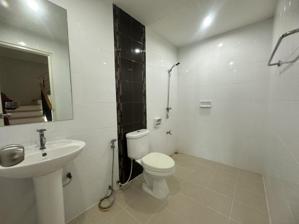 For SaleHome OfficeNawamin, Ramindra : 3-story home office for sale, Krich Town Project, Nimitmai 13, Nimitmai Road, Soi 13-15, Sai Kong Din Subdistrict, Khlong Sam Wa District, Bangkok.