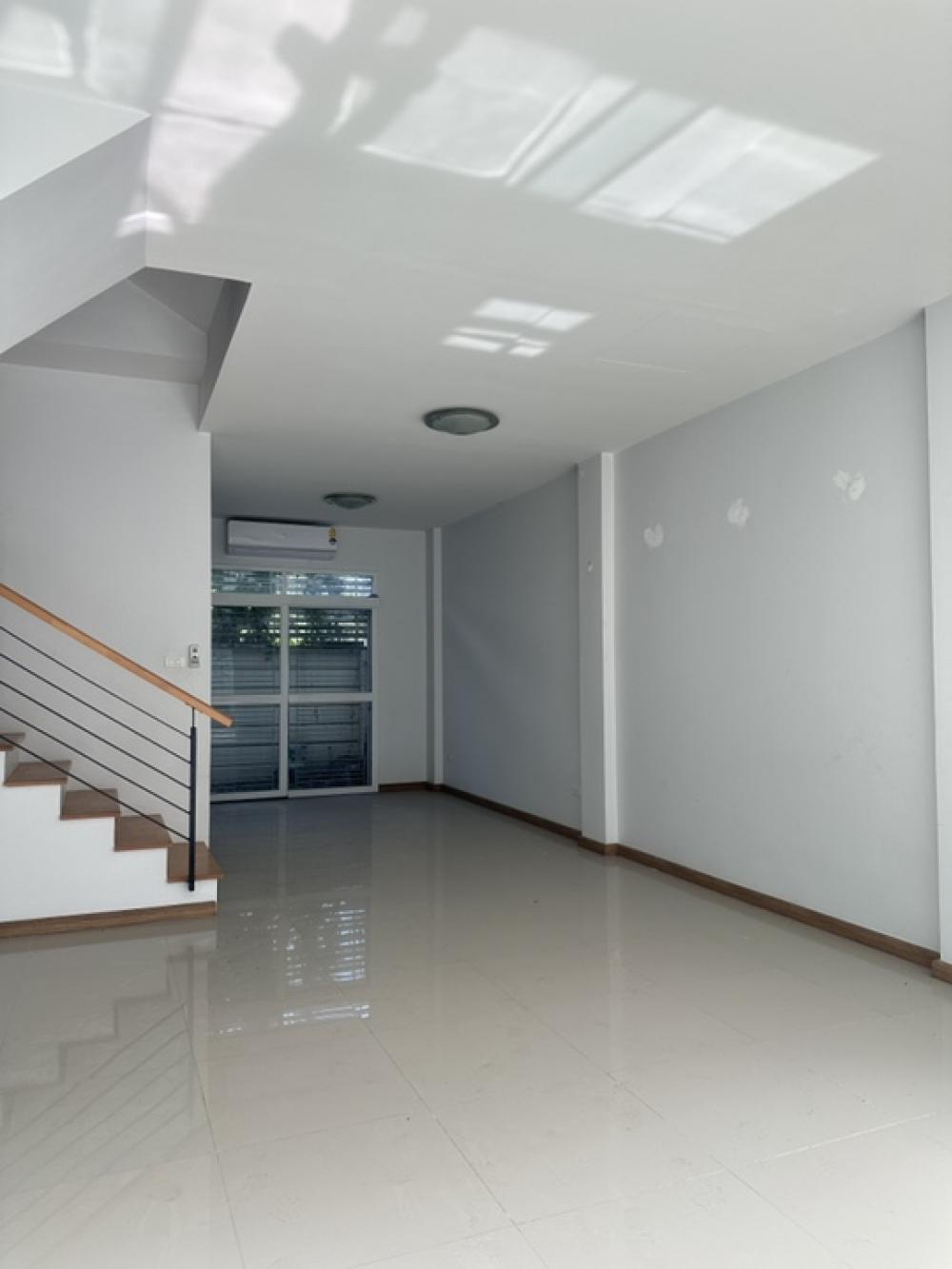 For SaleHome OfficeNawamin, Ramindra : 3-story home office for sale, Krich Town Project, Nimitmai 13, Nimitmai Road, Soi 13-15, Sai Kong Din Subdistrict, Khlong Sam Wa District, Bangkok.