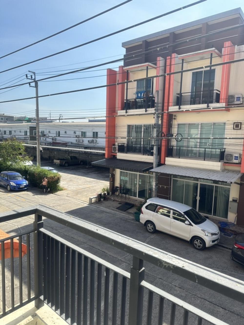 For SaleHome OfficeNawamin, Ramindra : 3-story home office for sale, Krich Town Project, Nimitmai 13, Nimitmai Road, Soi 13-15, Sai Kong Din Subdistrict, Khlong Sam Wa District, Bangkok.