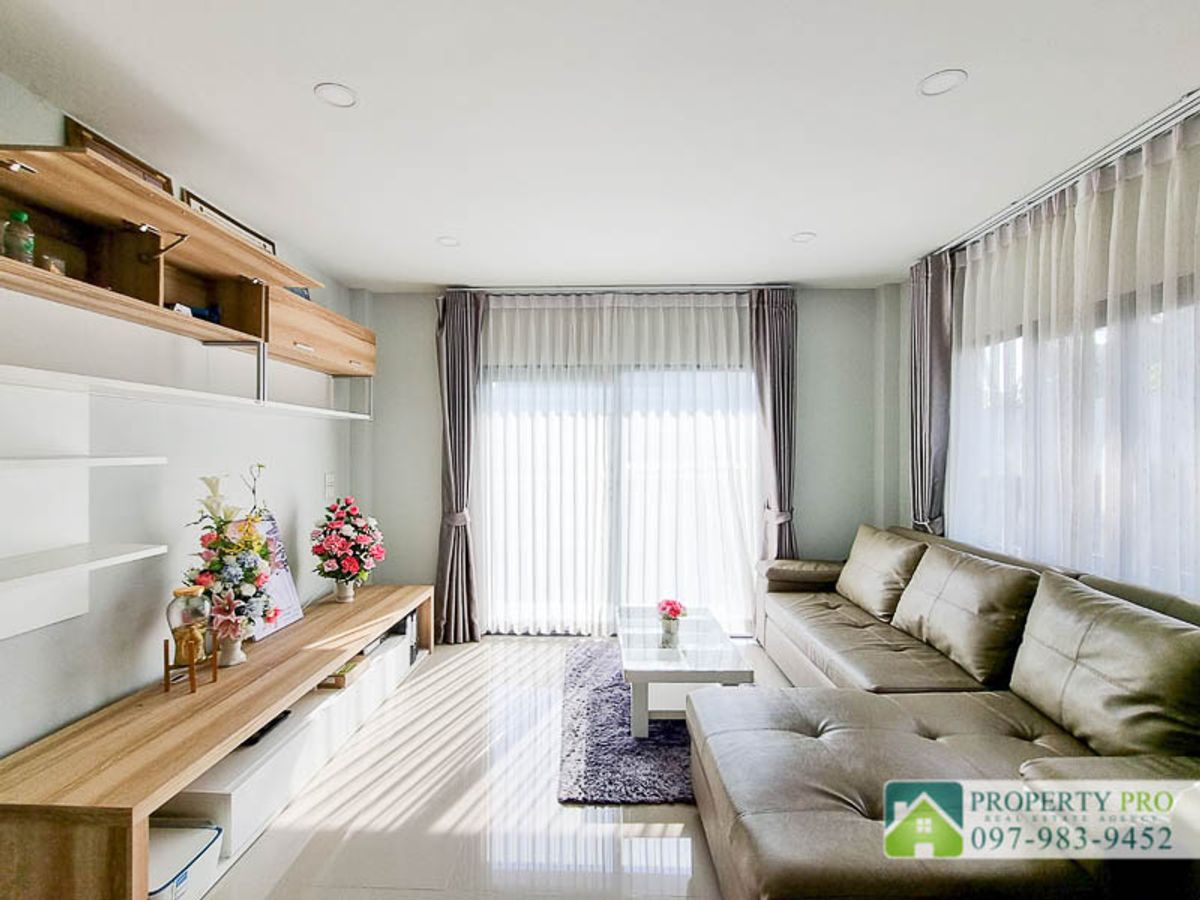 ขายบ้านนนทบุรี บางใหญ่ บางบัวทอง : ขาย บ้าน Centro ราชพฤกษ์ 2 บ้านเดี่ยว 2 ชั้น 3 ห้องนอน ขนาด 53 ตรว 175 ตรม หลังริม สภาพใหม่มาก เฟอร์นิเจอร์ เครื่องใช้ไฟฟ้าครบ ใกล้ รถไฟฟ้า MRT บางพลู ทางด่วนศรีรัช วงแหวนรอบนอก พระราม 5 : EL24S-002 