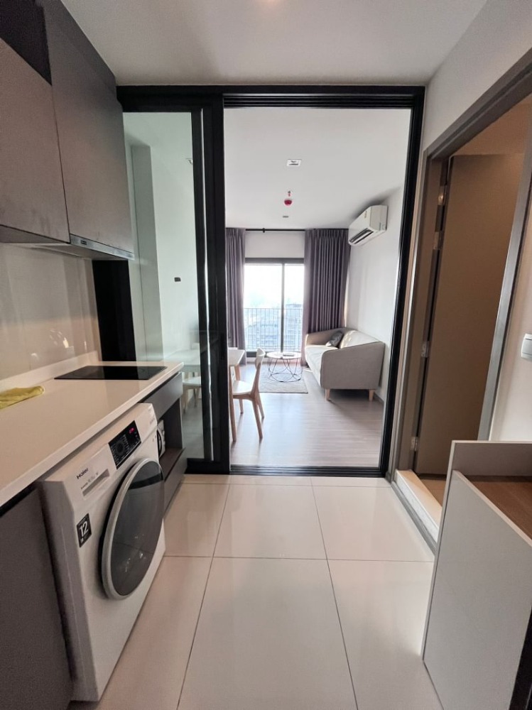 For RentCondoRama9, Petchburi, RCA : Condo Life Asoke Hype, beautiful, beautiful view, for rent.