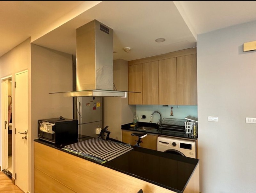 For RentCondoSathorn, Narathiwat : For rent Sathorn Gardens (Sathorn Gardens) swimming pool view.