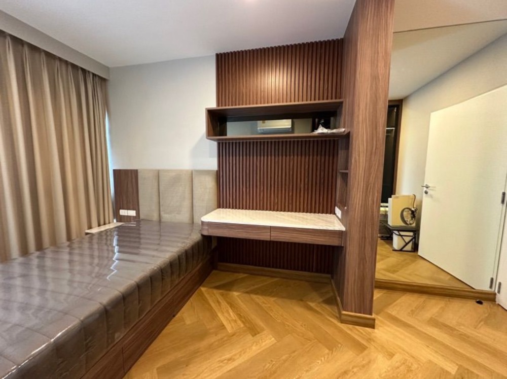 For RentCondoSathorn, Narathiwat : For rent Sathorn Gardens (Sathorn Gardens) swimming pool view.