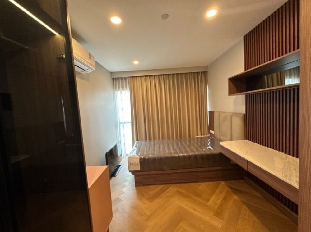 For RentCondoSathorn, Narathiwat : For rent Sathorn Gardens (Sathorn Gardens) swimming pool view.