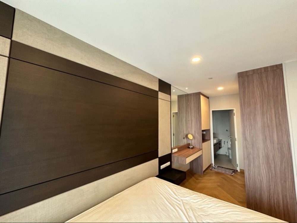 For RentCondoSathorn, Narathiwat : For rent Sathorn Gardens (Sathorn Gardens) swimming pool view.