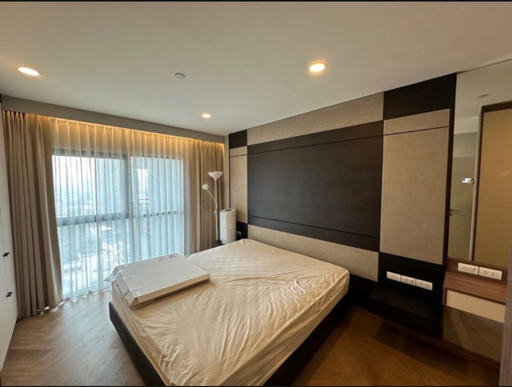 For RentCondoSathorn, Narathiwat : For rent Sathorn Gardens (Sathorn Gardens) swimming pool view.