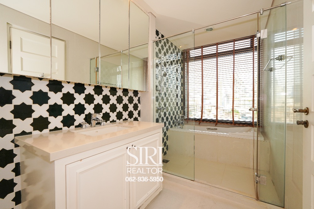 For RentCondoSukhumvit, Asoke, Thonglor : 🐶😸 Condo Pet friendly, Near BTS Prompong, AGUSTON Sukhumvit 22, Facing north