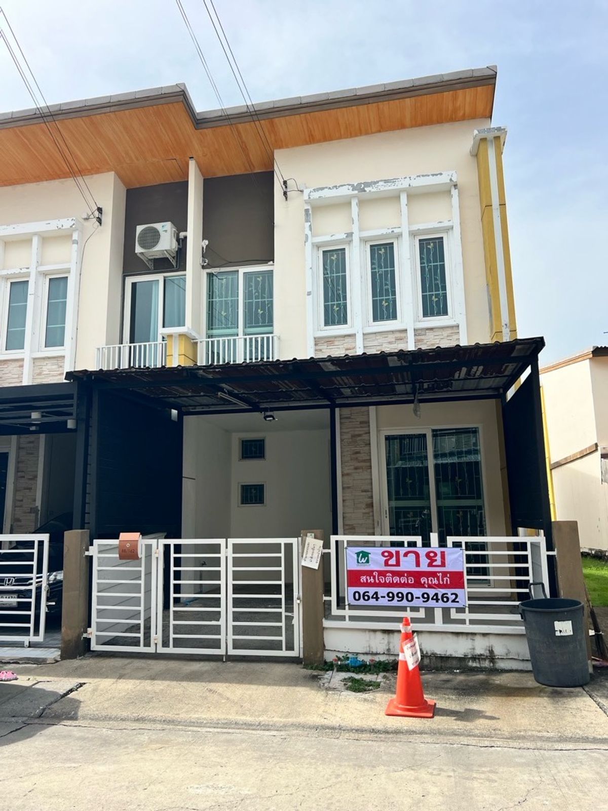 ขายทาวน์โฮมลาดกระบัง สุวรรณภูมิ : ขายทาวน์เฮ้า 2 ชั้น โกลเด้น ทาวน์ อ่อนนุช-ลาดกระบัง