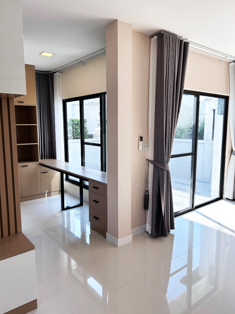 For RentHouseLadkrabang, Suwannaphum Airport : K-5418 For rent/sale! Single house Manthana 4 On Nut Wongwaen, beautiful house with built-in furniture.