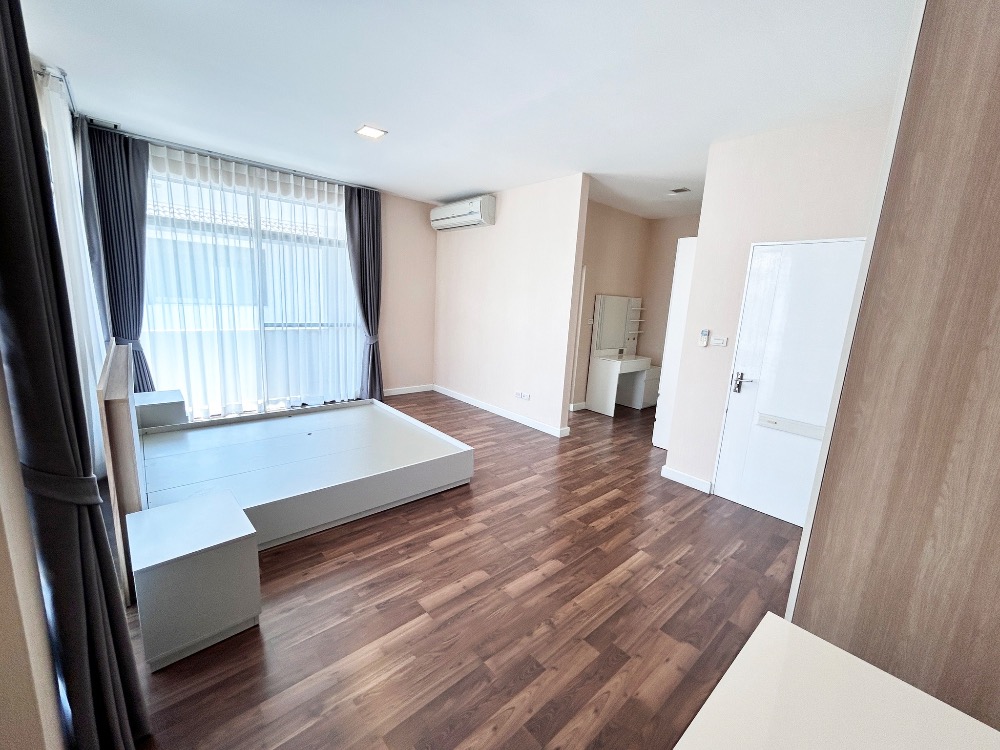 For RentHouseLadkrabang, Suwannaphum Airport : K-5418 For rent/sale! Single house Manthana 4 On Nut Wongwaen, beautiful house with built-in furniture.