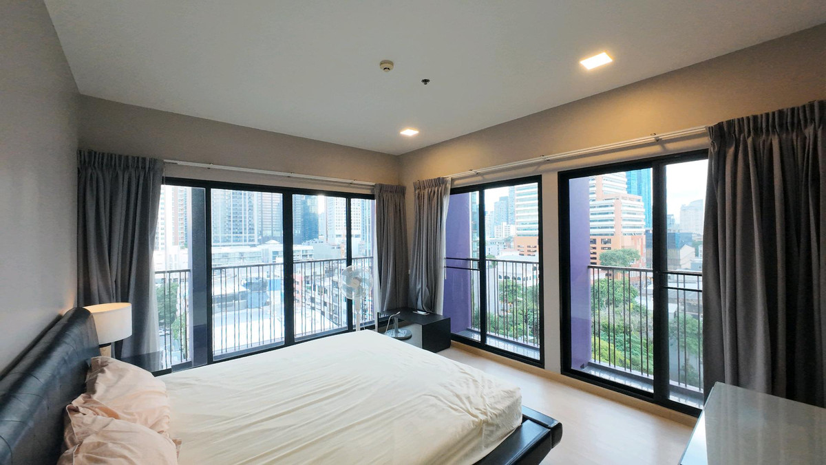 For RentCondoSukhumvit, Asoke, Thonglor : Ready to move in 💗 For rent, spacious room, next to BTS Ekkamai 💗 Noble Reveal Sukhumvit 63