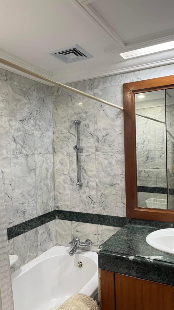 For SaleCondoWitthayu, Chidlom, Langsuan, Ploenchit : 💫For sale All Seasons Mansion, 2 Beds 136 sqm with large balcony, a convenient project to live with many restaurants, coffee shops, Tops supermarket in the building