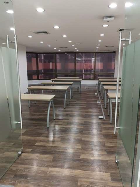 For SaleOfficeRatchathewi,Phayathai : Office for sale! Phayathai, only 69,000 Baht/sqm, Car Parking Space fixed 8 spaces