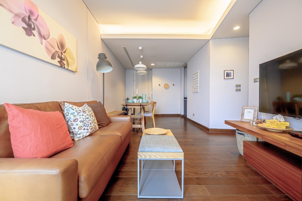 For SaleCondoSukhumvit, Asoke, Thonglor : FOR SALE: The Lumpini 24 – Luxury 2-Bedroom Condo | Sukhumvit 24 | 55 SQM | City View | Near BTS Phrom Phong