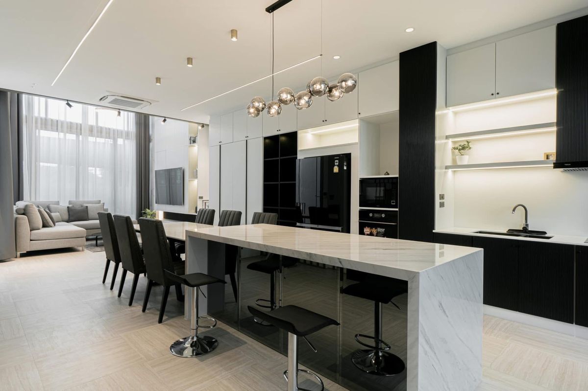 ขายทาวน์โฮมลาดพร้าว เซ็นทรัลลาดพร้าว : ● Ready to Move in ● ทาวน์โฮม 4 ชั้น 3 ห้องนอน | 36.00 ตร.ว. 400.00 ตร.ม. | ใกล้ MRT ลาดพร้าว 6 นาที, เซ็นทรัล ลาดพร้าว 11 นาที