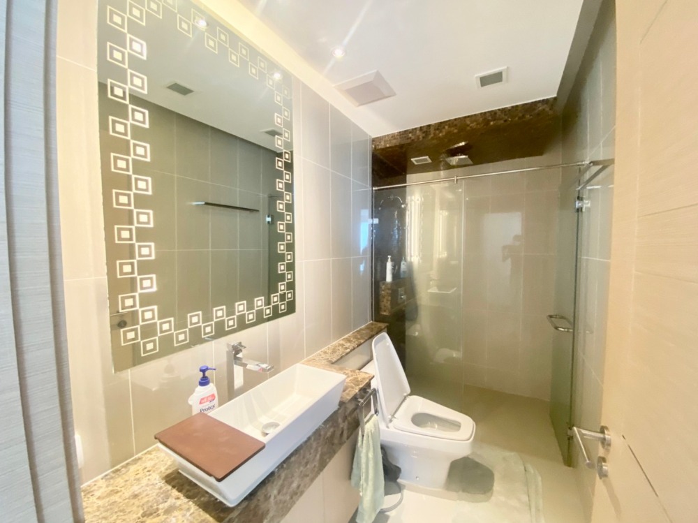 ให้เช่าคอนโดพัทยา บางแสน ชลบุรี สัตหีบ : For Rent The Palm Wongamat Beach Front Pattaya  2Beds Sea view (S03-0916)