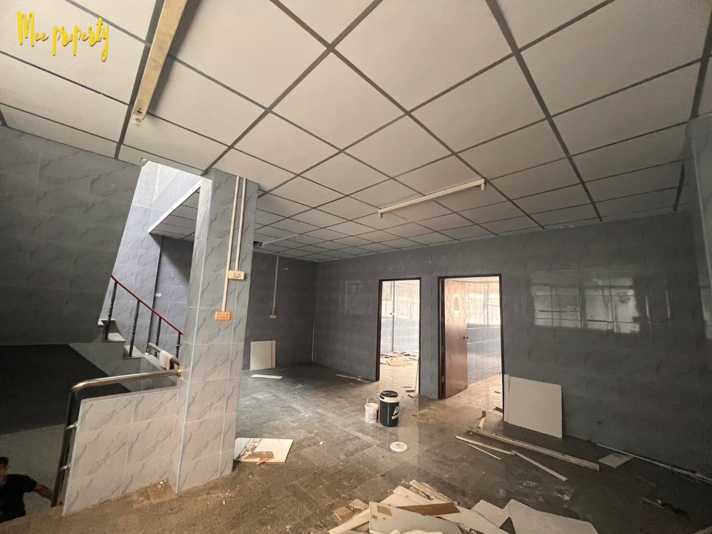 ขายอาคารพาณิชย์พระราม 3 สาธุประดิษฐ์ : ขายด่วนอาคารพาณิชย์ ทำเลดี!! 3 คูหา 5 ชั้น ถนนจันทน์ซอย 16 แยก 6 ใกล้สถานีรถไฟฟ้าหลายสาย ME-136