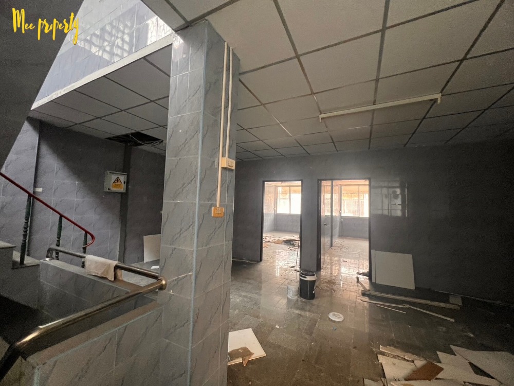 ขายอาคารพาณิชย์พระราม 3 สาธุประดิษฐ์ : ขายด่วนอาคารพาณิชย์ ทำเลดี!! 3 คูหา 5 ชั้น ถนนจันทน์ซอย 16 แยก 6 ใกล้สถานีรถไฟฟ้าหลายสาย ME-136