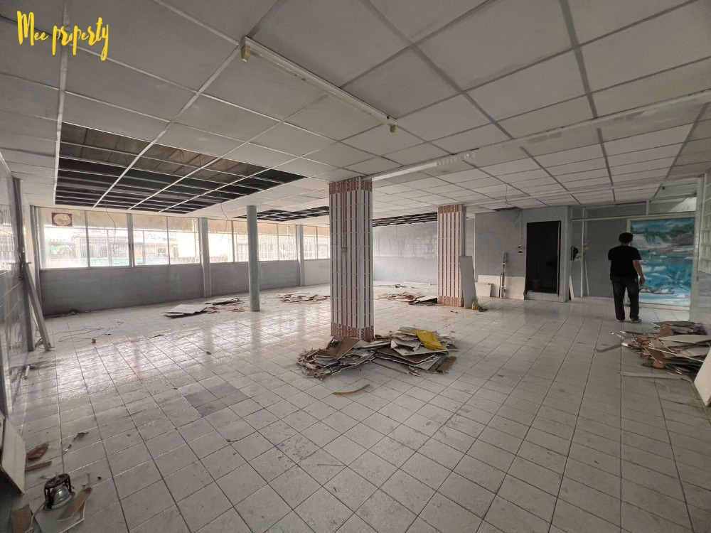 ขายอาคารพาณิชย์พระราม 3 สาธุประดิษฐ์ : ขายด่วนอาคารพาณิชย์ ทำเลดี!! 3 คูหา 5 ชั้น ถนนจันทน์ซอย 16 แยก 6 ใกล้สถานีรถไฟฟ้าหลายสาย ME-136