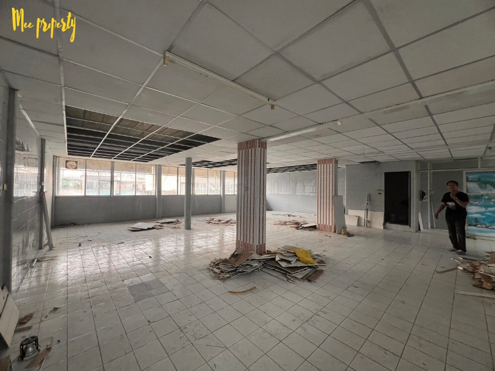 ขายอาคารพาณิชย์พระราม 3 สาธุประดิษฐ์ : ขายด่วนอาคารพาณิชย์ ทำเลดี!! 3 คูหา 5 ชั้น ถนนจันทน์ซอย 16 แยก 6 ใกล้สถานีรถไฟฟ้าหลายสาย ME-136