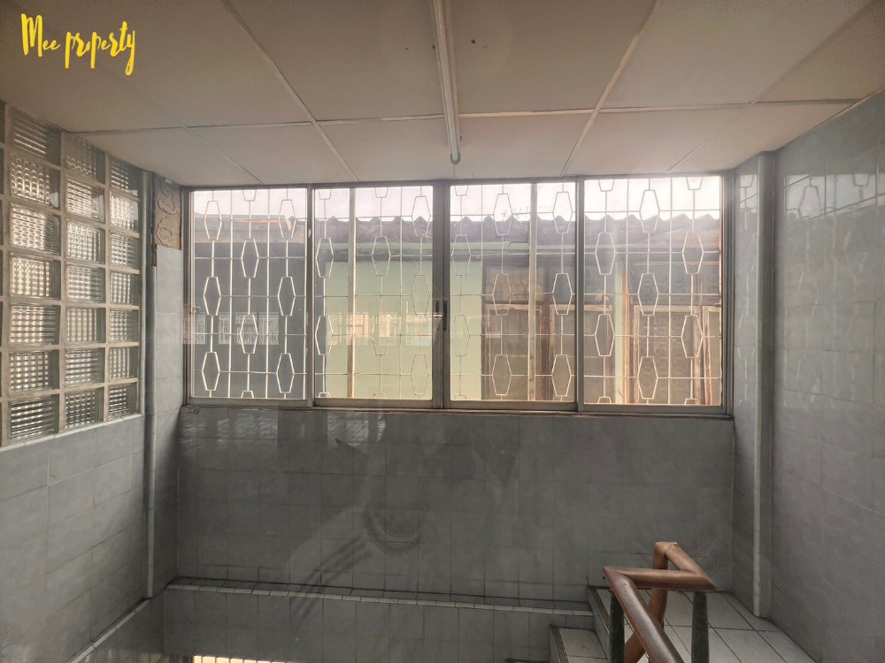 ขายอาคารพาณิชย์พระราม 3 สาธุประดิษฐ์ : ขายด่วนอาคารพาณิชย์ ทำเลดี!! 3 คูหา 5 ชั้น ถนนจันทน์ซอย 16 แยก 6 ใกล้สถานีรถไฟฟ้าหลายสาย ME-136