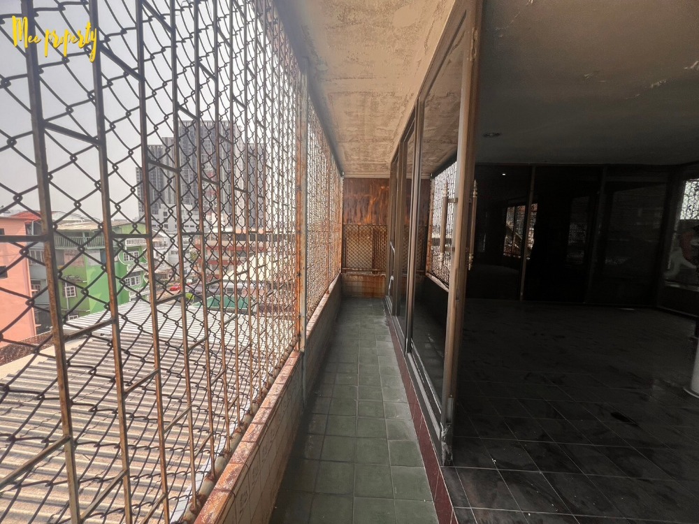 ขายอาคารพาณิชย์พระราม 3 สาธุประดิษฐ์ : ขายด่วนอาคารพาณิชย์ ทำเลดี!! 3 คูหา 5 ชั้น ถนนจันทน์ซอย 16 แยก 6 ใกล้สถานีรถไฟฟ้าหลายสาย ME-136