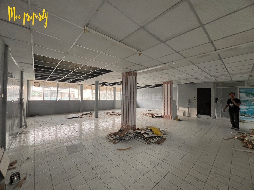 ขายอาคารพาณิชย์พระราม 3 สาธุประดิษฐ์ : ขายด่วนอาคารพาณิชย์ ทำเลดี!! 3 คูหา 5 ชั้น ถนนจันทน์ซอย 16 แยก 6 ใกล้สถานีรถไฟฟ้าหลายสาย ME-136