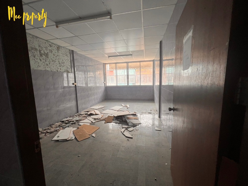 ขายอาคารพาณิชย์พระราม 3 สาธุประดิษฐ์ : ขายด่วนอาคารพาณิชย์ ทำเลดี!! 3 คูหา 5 ชั้น ถนนจันทน์ซอย 16 แยก 6 ใกล้สถานีรถไฟฟ้าหลายสาย ME-136