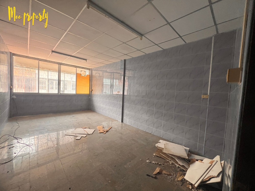 ขายอาคารพาณิชย์พระราม 3 สาธุประดิษฐ์ : ขายด่วนอาคารพาณิชย์ ทำเลดี!! 3 คูหา 5 ชั้น ถนนจันทน์ซอย 16 แยก 6 ใกล้สถานีรถไฟฟ้าหลายสาย ME-136