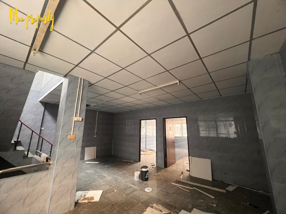 ขายอาคารพาณิชย์พระราม 3 สาธุประดิษฐ์ : ขายด่วนอาคารพาณิชย์ ทำเลดี!! 3 คูหา 5 ชั้น ถนนจันทน์ซอย 16 แยก 6 ใกล้สถานีรถไฟฟ้าหลายสาย ME-136