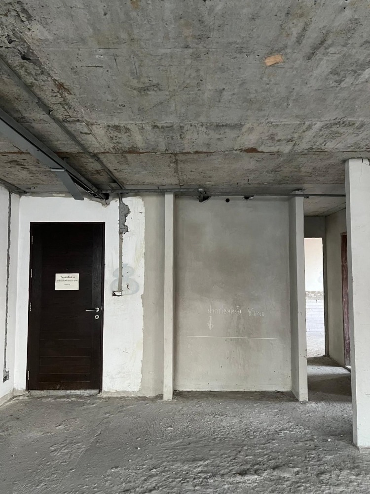 ขายคอนโดอารีย์ อนุสาวรีย์ : เพนท์เฮาส์ Bare-shell 3 ห้องนอน ใกล้ BTS อารีย์ – ชั้นสูง ระเบียงกว้าง ราคาลดพิเศษ เหมาะรีโนเวท