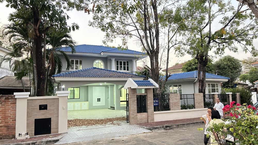 For RentHousePathum Thani,Rangsit, Thammasat : 2-storey detached house for rent, beautiful, newly renovated, Land & House project, price 20,000 / month #House newly renovated, painted, new electrical system throughout the house.