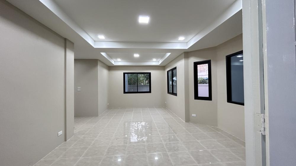 For RentHousePathum Thani,Rangsit, Thammasat : 2-storey detached house for rent, beautiful, newly renovated, Land & House project, price 20,000 / month #House newly renovated, painted, new electrical system throughout the house.