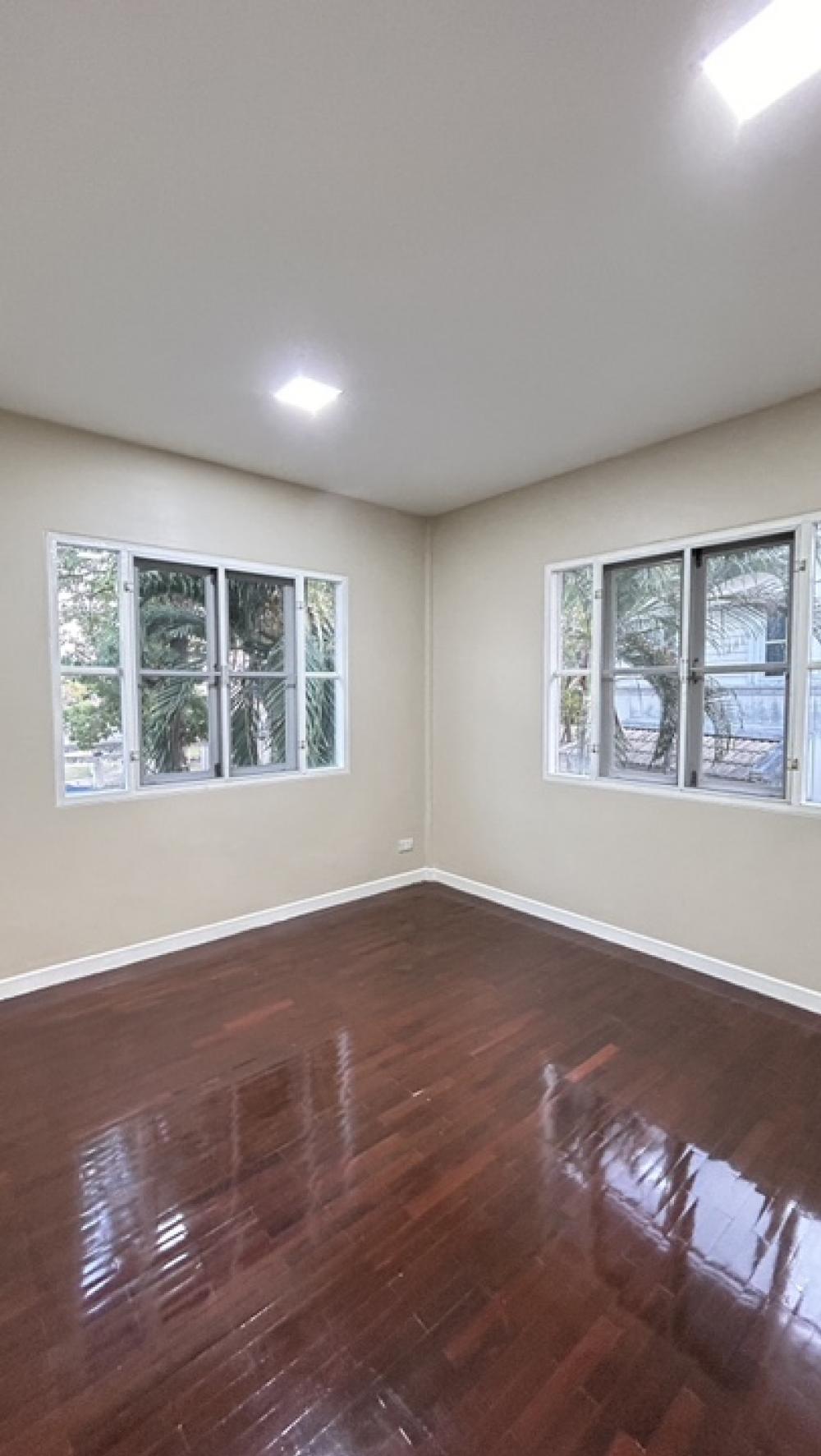 For RentHousePathum Thani,Rangsit, Thammasat : 2-storey detached house for rent, beautiful, newly renovated, Land & House project, price 20,000 / month #House newly renovated, painted, new electrical system throughout the house.