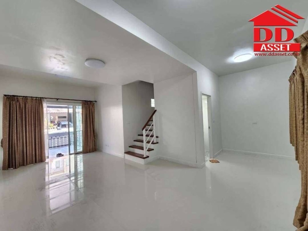 For SaleTownhomeSamut Prakan,Samrong : 2-story townhome for sale, The Connect Village 1 Suvarnabhumi-Kingkaew Newly renovated house, code T8021
