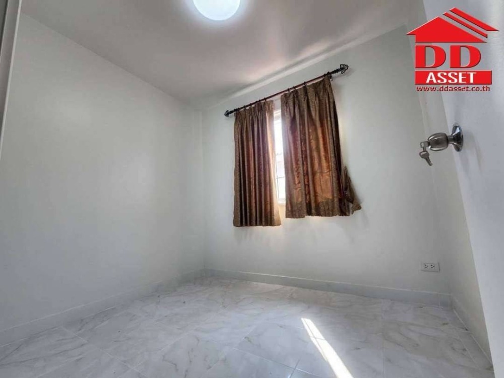 For SaleTownhomeSamut Prakan,Samrong : 2-story townhome for sale, The Connect Village 1 Suvarnabhumi-Kingkaew Newly renovated house, code T8021