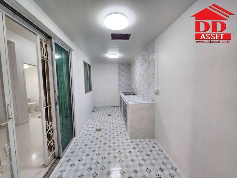 For SaleTownhomeSamut Prakan,Samrong : 2-story townhome for sale, The Connect Village 1 Suvarnabhumi-Kingkaew Newly renovated house, code T8021