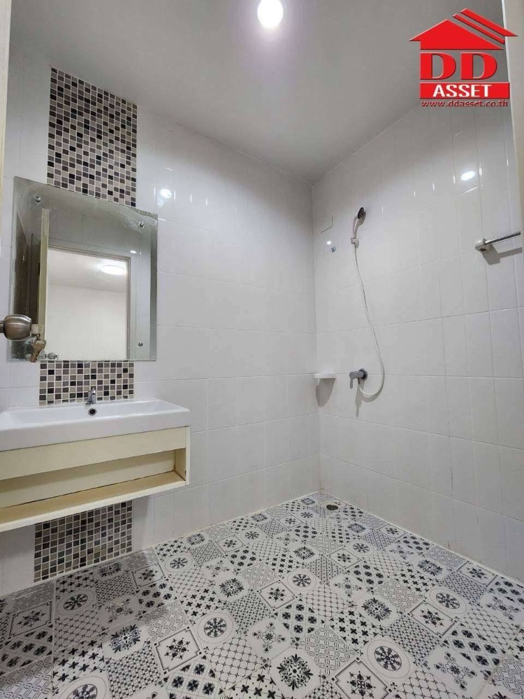 For SaleTownhomeSamut Prakan,Samrong : 2-story townhome for sale, The Connect Village 1 Suvarnabhumi-Kingkaew Newly renovated house, code T8021