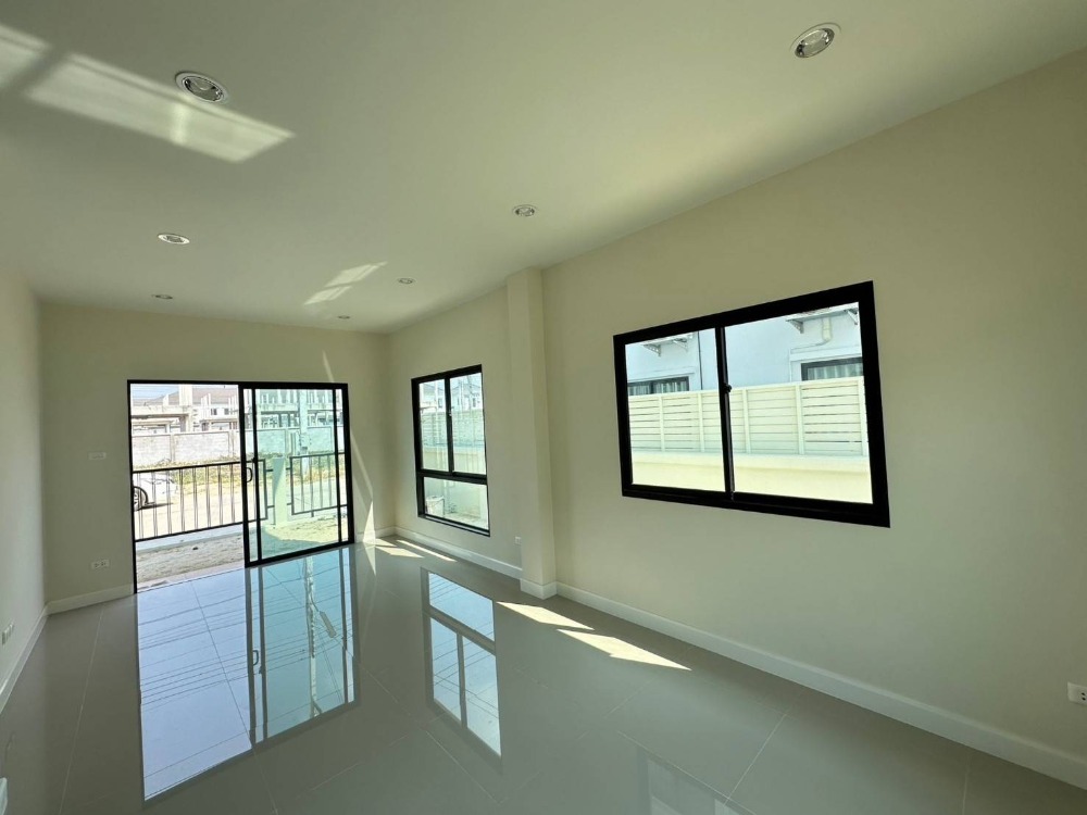 ให้เช่าบ้านปทุมธานี รังสิต ธรรมศาสตร์ : ให้เช่าบ้าน 2 ชั้น CPN ซีพีเอ็น นิน วงแหวน ลำลูกกาคลอง6 รหัส H8027