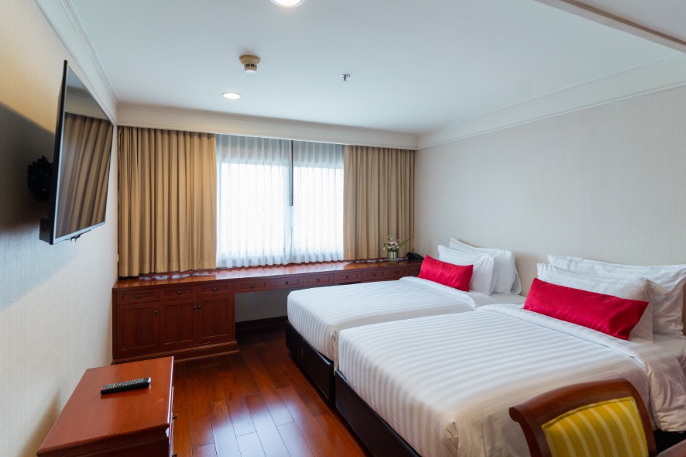 ให้เช่าคอนโดสุขุมวิท อโศก ทองหล่อ : Apartment สุขุมวิท ห้องขนาดใหญ่ 3 นอน 207 ตรม ใกล้ห้าง และ BTS นานา แต่งสวย มีบริการทำความสะอาด พร้อมเข้าอยู่