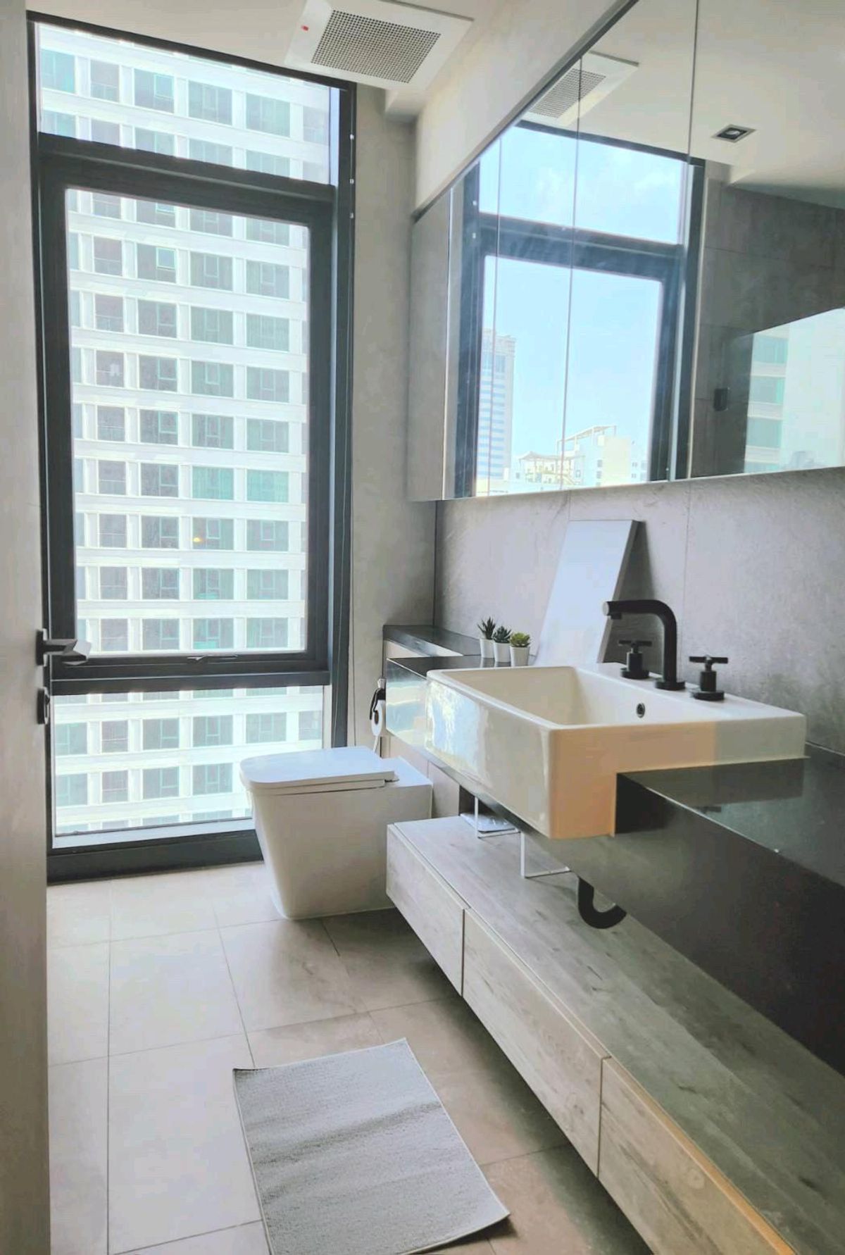 ขายคอนโดสุขุมวิท อโศก ทองหล่อ : 📌For SELL ขาย | The Lofts Asoke - 2BR  (74 sqm) 17,000,000 THB