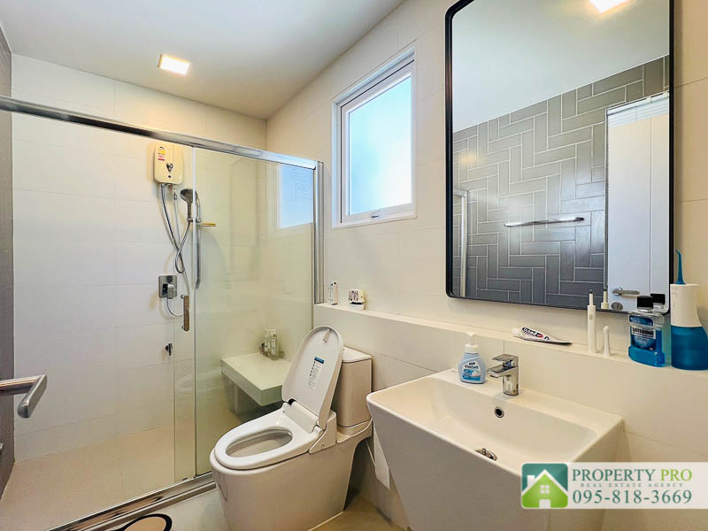 ขายบ้านบางนา แบริ่ง ลาซาล : ขาย บ้าน Anya บางนา รามคำแหง 2 บ้านแฝด แบบ 2 ห้องนอน 43 ตรว 146 ตรม สไตล์ French Country สภาพใหม่เอี่ยม เฟอร์นิเจอร์ เครื่องใช้ไฟฟ้าครบ ใกล้ เฉลิมพระเกียรติ ร.9 Mega Bangna ราชวินิตบางแก้ว สนามบินสุวรรณภูมิ : SL24S-002