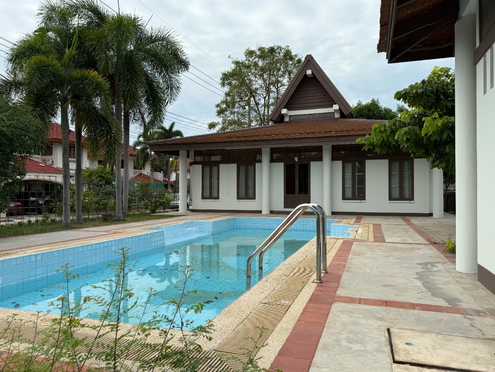 ขายบ้านพัทยา บางแสน ชลบุรี สัตหีบ : ขายบ้านเดี่ยว Pool Villa ม.สามมุขธานี ชลบุรี 110 ตร.วา 250 ตร.ม.