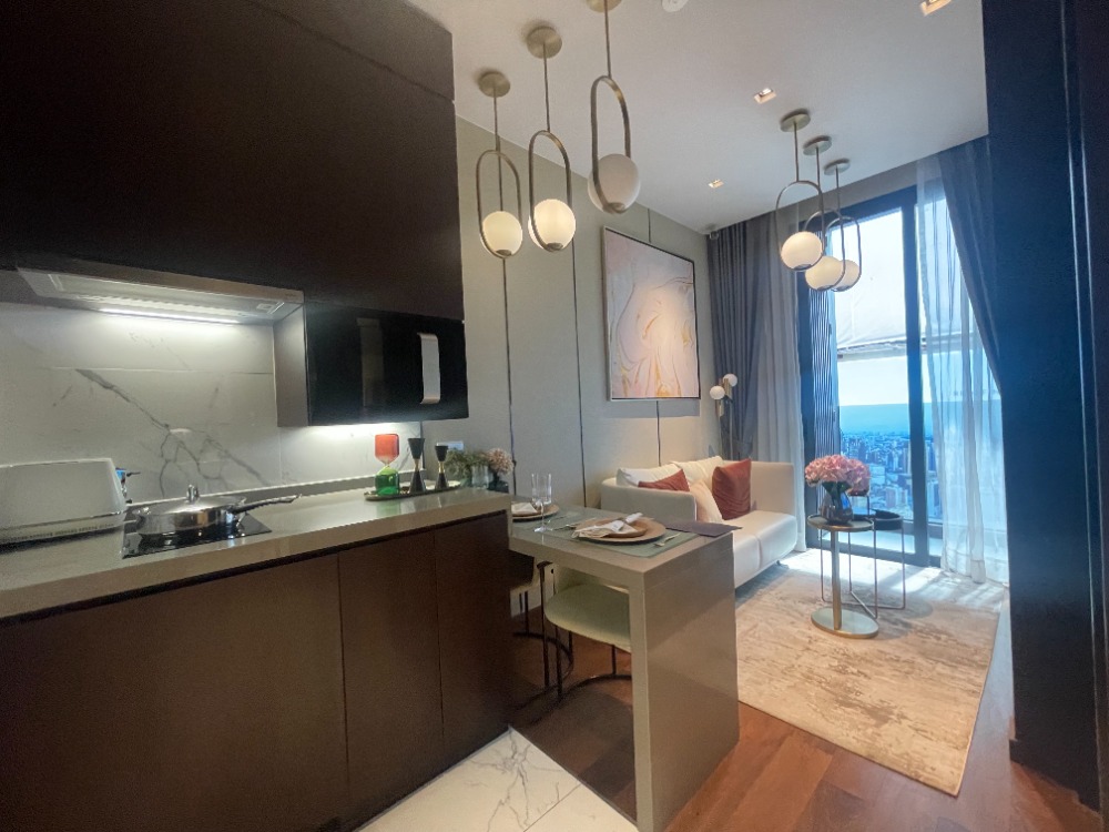 ขายคอนโดสุขุมวิท อโศก ทองหล่อ : 1 Bed 1 Bath 29.80 SQ.M. CLOUD Residences Sukhumvit 23