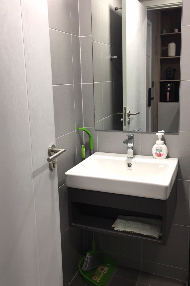 ให้เช่าคอนโดปทุมธานี รังสิต ธรรมศาสตร์ : ให้เช่า Kave Town Colony วิวสระ ตึกD ชั้น 6, ติด ม.กรุงเทพรังสิต พร้อมส่วนกลางทันสมัยกว่า 40 รายการ