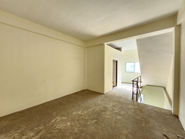 ให้เช่าอาคารพาณิชย์มหาชัย สมุทรสาคร : ให้เช่าตึกแถว 20 ตรว. 3 ชั้น มีชั้นลอย ใกล้โรงเรียนอัสสัมชัญ แคมปัส พระราม 2 เหมาะเปิดบริษัท หรือทำการค้า