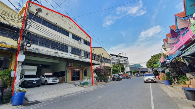 For SaleWarehouseSamut Prakan,Samrong : Warehouse for sale & 3-story office building, area 180 sq m., usable area approximately 950 sq m., Soi Phraeksa 31, Phraeksa, Mueang Samut Prakan, road width 16 meters.